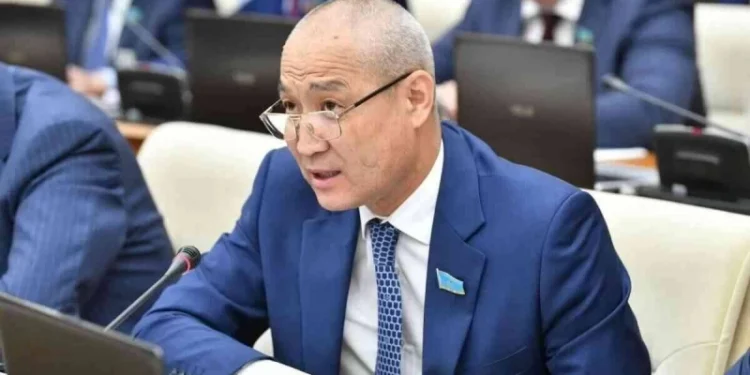 ЛГБТ насихатына тыйым салынуға тиіс – Жаңбыршин