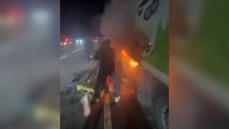 Жетісу облысында полицейлер жүк көлігінен шыққан өртті дер кезінде сөндірді