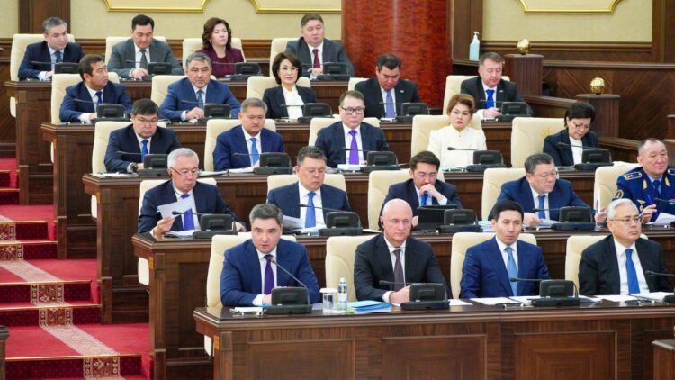 Олжас Бектенов: Алдағы үш жылда 40 мың жаңа жұмыс орны ашылады