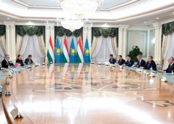 Қазақстан мен Мажарстан президенттері кеңейтілген құрамда келіссөз жүргізді