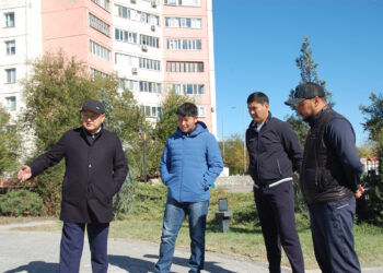 Бейбіт Исабаев Талдықорғандағы құрылыс жұмыстарына сын айтты