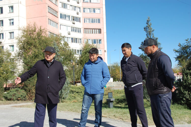 Бейбіт Исабаев Талдықорғандағы құрылыс жұмыстарына сын айтты