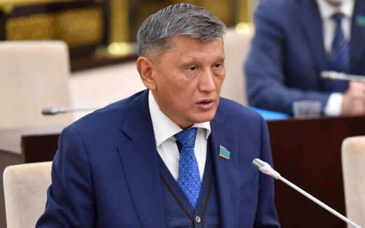 ChatGPT арқылы адами қарым-қабілетімізді төмендетіп алмаймыз ба – сенатор