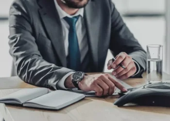 Кеңседе жұмыс істейтіндерге қандай қауіп бар?