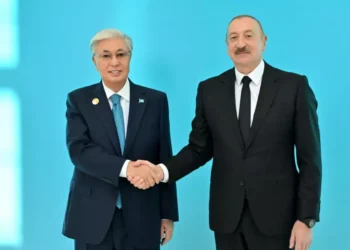Тоқаевты Әзербайжан президенті қарсы алды