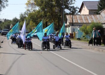 Мүмкіндігі шектеулі жандар арасында спорттық жарыс өтті