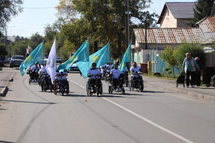 Мүмкіндігі шектеулі жандар арасында спорттық жарыс өтті