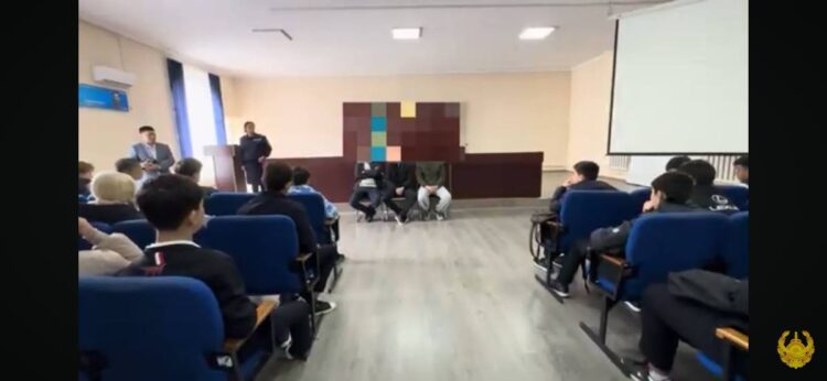 Жетісу облысында 200-ге жуық оқушымен ерекше форматтағы кездесу өтті
