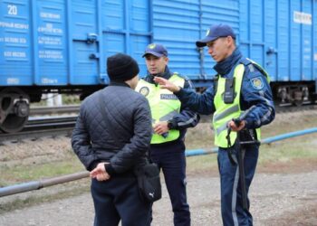 Көлік полицейлері теміржол қауіпсіздігін бұзғандарды жауапқа тартты