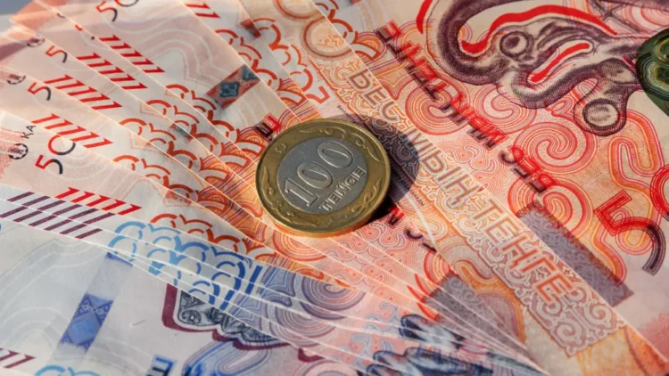 Қазақстанда ең төменгі жалақыны көтеру ұсынылды