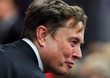 Илон Маск әлемдегі алғашқы 500 млрд доллар иесі атанды