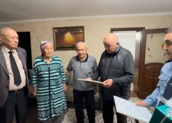 Полиция қызметкерлері ардагерлерге құрмет көрсетті
