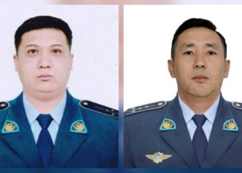 Жетісу облысында полицейлер жолда тоқтап қалған көліктегі жолаушыларға көмектесті