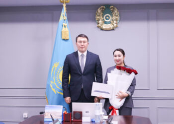 Ауыл кітапханашысы топ жарды