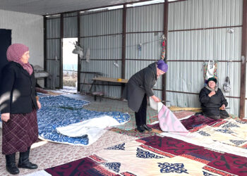 Өрнекке жан бітірген шеберлер