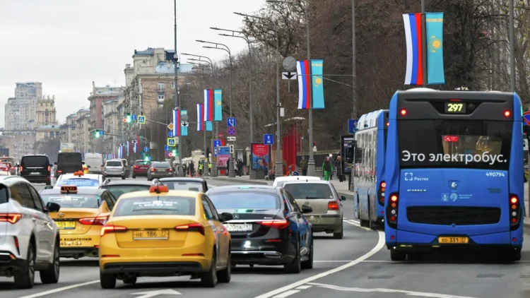 Мәскеуде Қазақстан мен Ресей тулары ілінді