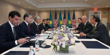 Қасым-Жомарт Тоқаев John Deere компаниясының ТМД және Орталық Азия елдері бойынша президенті Чабо Лейкомен кездесті