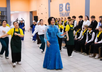 Арайлым Рахым «Еңбек адамы» әніне клип түсірді (ВИДЕО)