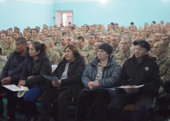 Ата-аналар сарбаздың бір күндік өмірімен танысты