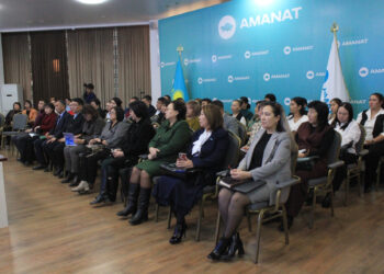 «Amanat» Жетісу облысында жасанды интеллект арқылы білім сапасын арттыруды бастады