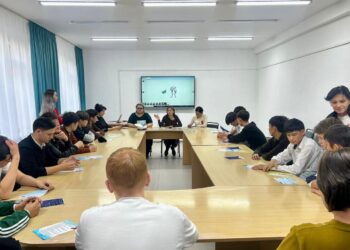 АИТВ-мен өмір сүруге болады: заманауи емдеудің мүмкіндіктері түсіндірілді