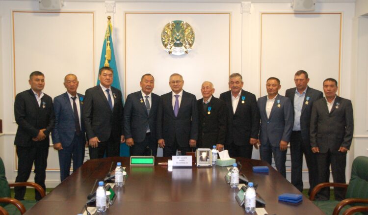Адал еңбегімен ел құрметіне бөленген диқандар марапатталды
