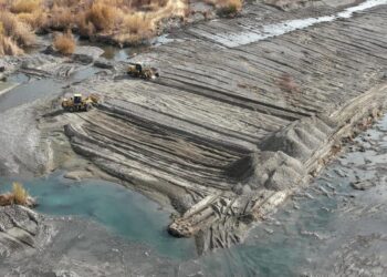 Жетісуда су тасқынына қарсы қорғаныс дамбылары салынып, өзен арналары нығайтылуда