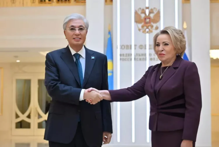 Президент Тоқаев Валентина Матвиенкомен кездесті