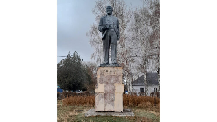 Мәмбеттен  Ленин қашан кетеді?