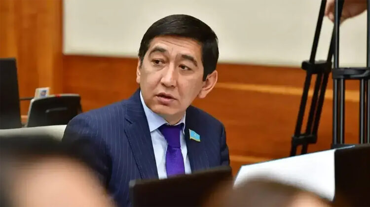 Мәжіліс отырысында Ринат Зайыт өткір мәлімдеме жасады (ВИДЕО)