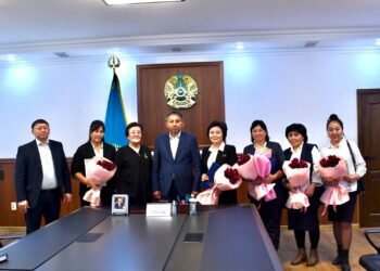 Қызметкерлерге құрмет