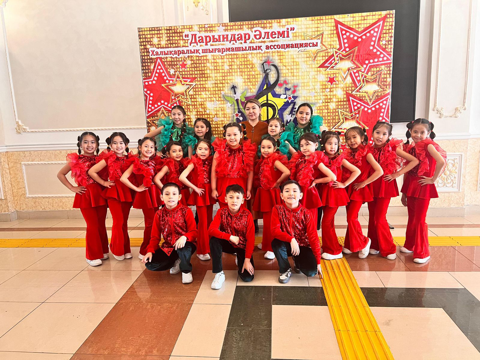 Әйелді душта сиқытты Кончают порно онлайн көру