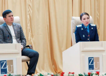 ЖУ студенттері прокурор Дана Сәрсенбаймен кездесті