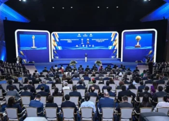 Тоқаев сағаттап әлеуметтік желіде отыратын жастарға кеңес берді