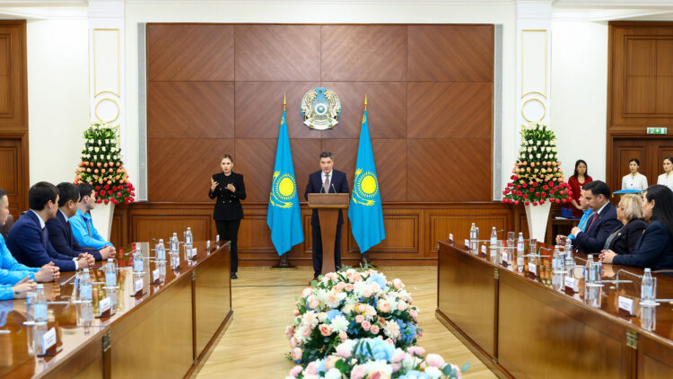 Сурдлимпиада ойындарының жүлдегерлері мемлекеттік наградалармен марапатталды