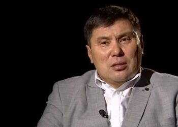 «Үйленбегендер үшін жүрегім ауырады»: Омар Жәлел бойдақтықтың зияны туралы айтты
