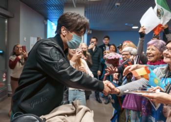 Димаш Құдайбергенге латвиялықтар ерекше сыйлық жасады