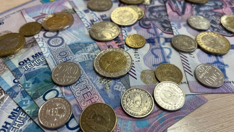 Қазақстанда жұмыссыздық: МӘСҚ-тан төлем алушылар саны 331,7 мың адам болды