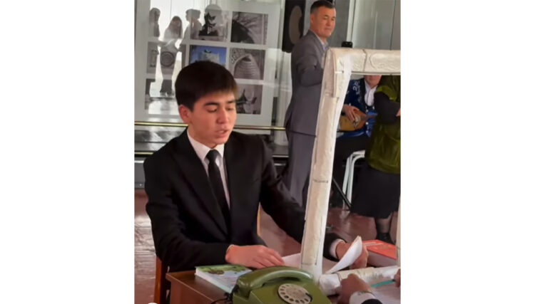 Жаркентте «Мен бақытты ақынмын» атты әдеби-сазды кеш өтті