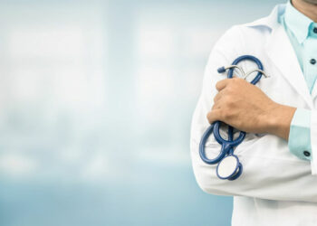 Қазақстанда медицина қызметкерлерін қорғайтын заң қабылданды