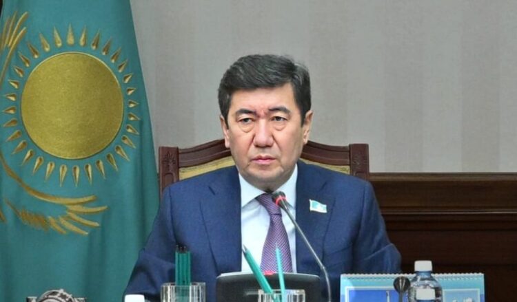 Ерлан Қошанов Үкіметке қатаң ескерту жасады