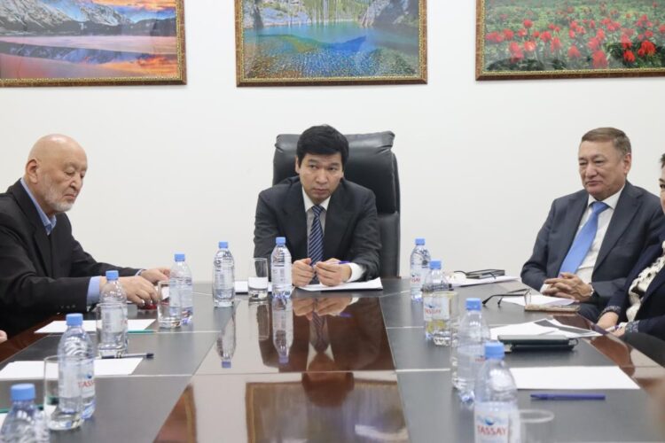 Кітапхана және баспа саласын дамыту мәселелері талқыланды