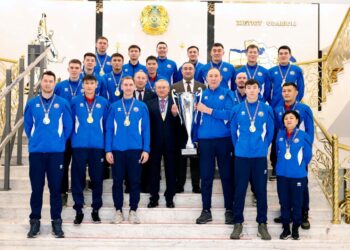 Жетісу төріндегі жеңіс: Бейбіт Исабаев ел Кубогының иегерлерін марапаттады