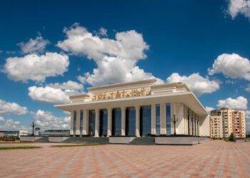 Бикен Римова театрына академиялық мәртебе берілді