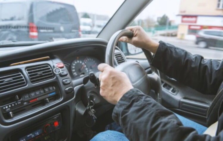 Оң жақ рөлді көлікке толығымен тыйым салу ұсынылды