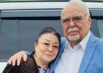 «Төлегенім кетіп еді, енді Бекежаным…»: Меруерт Өтекешова Асанәлі Әшімовті ақтық сапарға шығарып салды