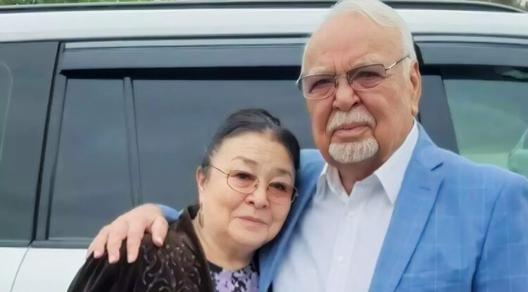 «Төлегенім кетіп еді, енді Бекежаным…»: Меруерт Өтекешова Асанәлі Әшімовті ақтық сапарға шығарып салды