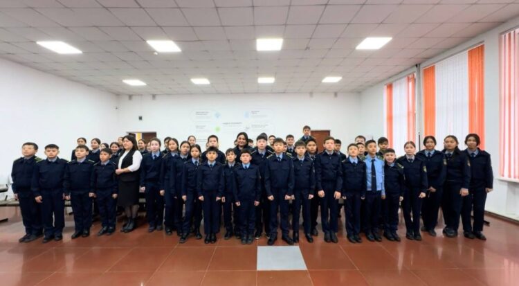 Талдықорғанда жас сақшыларға жол ережелері бойынша сабақ өткізілді