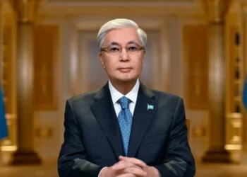 Уақыттың пердесін түрген