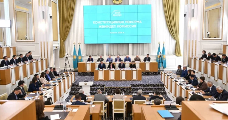 Астанадағы отырыс: Конституцияға қатысты 2 мыңнан астам ұсыныс талқылануда